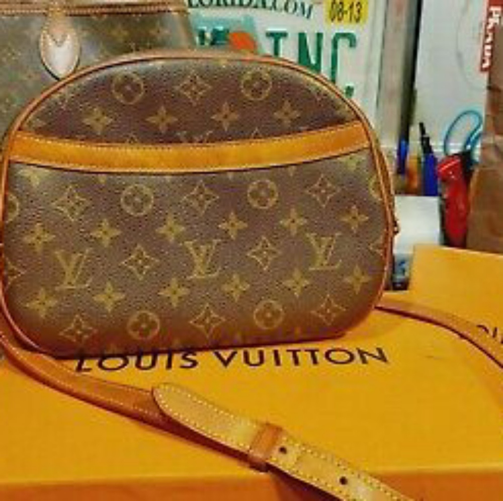 Shoulder bag